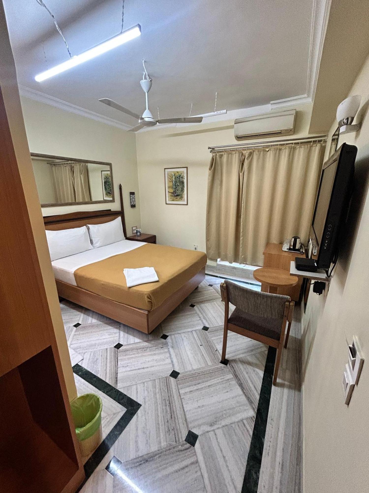 Royal Park Hotel Dockyard Bombay Extérieur photo